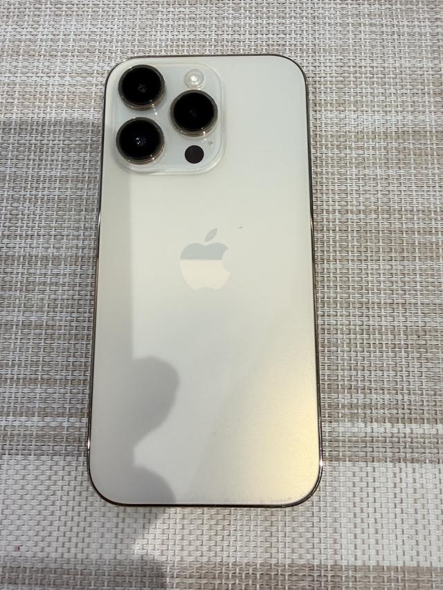 iPhone 14 Pro 256 สีทอง  แบตน้อย หน้าจอมีรอยขนแมว เครื่องเดิมๆ