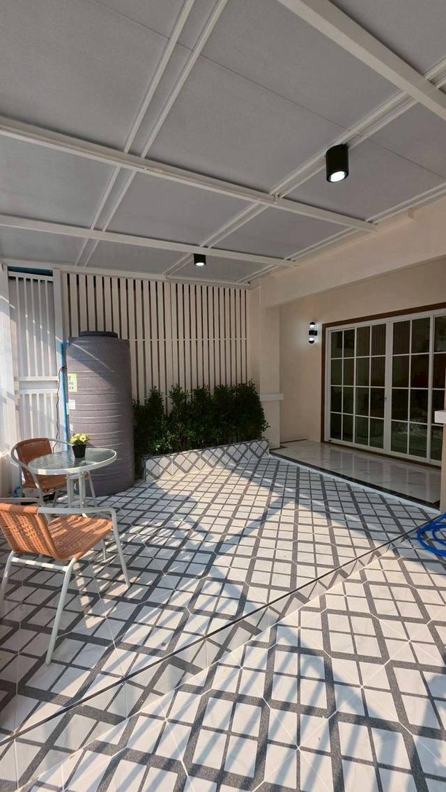 หมู่บ้านพฤกษา18/1 บางใหญ่ ซอยแก้วอินทร์ ทาวน์เฮาส์ 2 ชั้น มีเคาท์เตอร์บาร์ ตกแต่งใหม่พร้อมอยู่ หน้ากว้าง 6 เมตร ใกล้ทางด่วนM81-เซ็นทรัล เวสต์เกตื่น 6