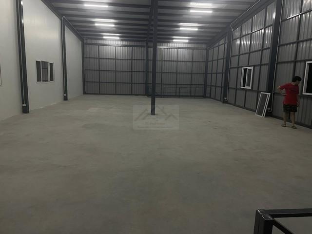 ให้เช่า โกดังสร้างใหม่ พร้อมออฟฟิศ พื้นที่ 900 ตรม.พัฒนาการตัดใหม่ พัฒนาการ 97(ตัดใหม่) ไฟฟ้า 3 เฟส รถคอนเทนเนอร์เข้าได้ ใกล้สนามบินสุวรรณภูมิ 3