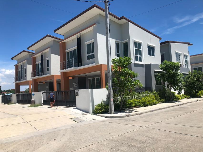 ทาวน์เฮาส์แฝดสไตล์บ้านเดี่ยว 2