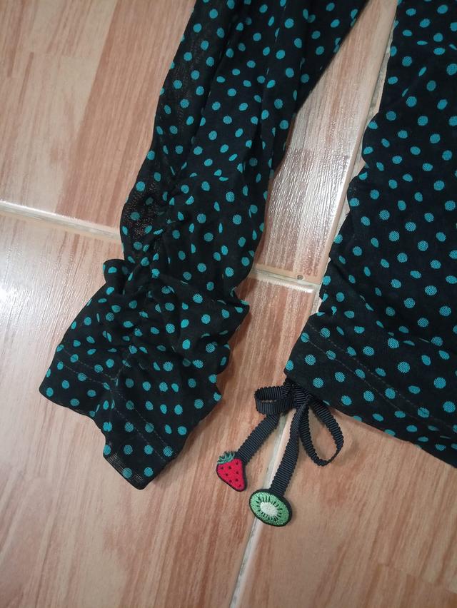 mieko uesako / MADE IN JAPAN เสื้อฮู๊ดผ้าโพลีโปร่งเบา ยืดหยุ่น ใส่สบาย ลาย polka dot ตัวห้อยผูกน่ารักมากๆ สภาพยังดูใหม่ ไม่มีตำหนิ รูปย่อยที่ 3