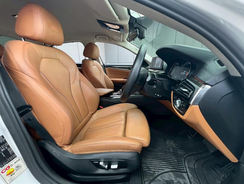 ปี 2018 BMW SERIES 5, 520d SPORT รถบ้าน เซอร์วิสศูนย์ทุกระยะ รูปที่ 8