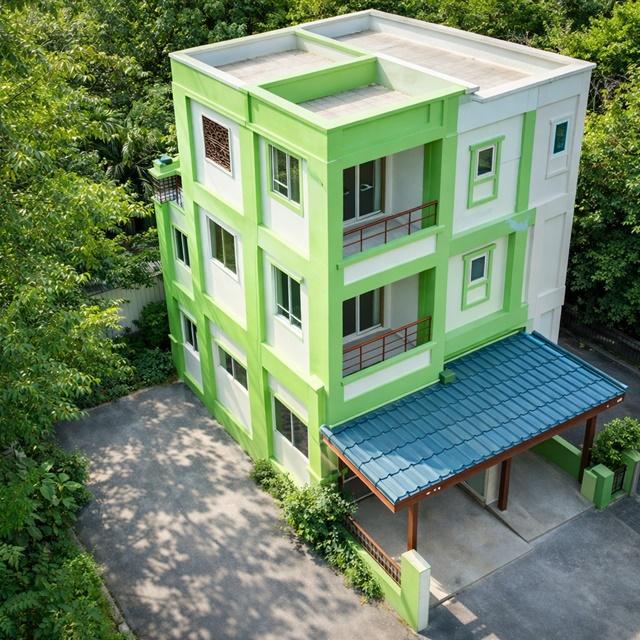 MRTลาดพร้าว101 300ม.ให้เช่าทาวน์โฮม 3ชั้น 4นอน แฮปปี้แลนด์ เซ็นเตอร์ 1.2 กม.บ ฟังก์ชันครบ3 น้ำ ดาดฟ้า 2 จอดรถ เดอะมอลล์ 1