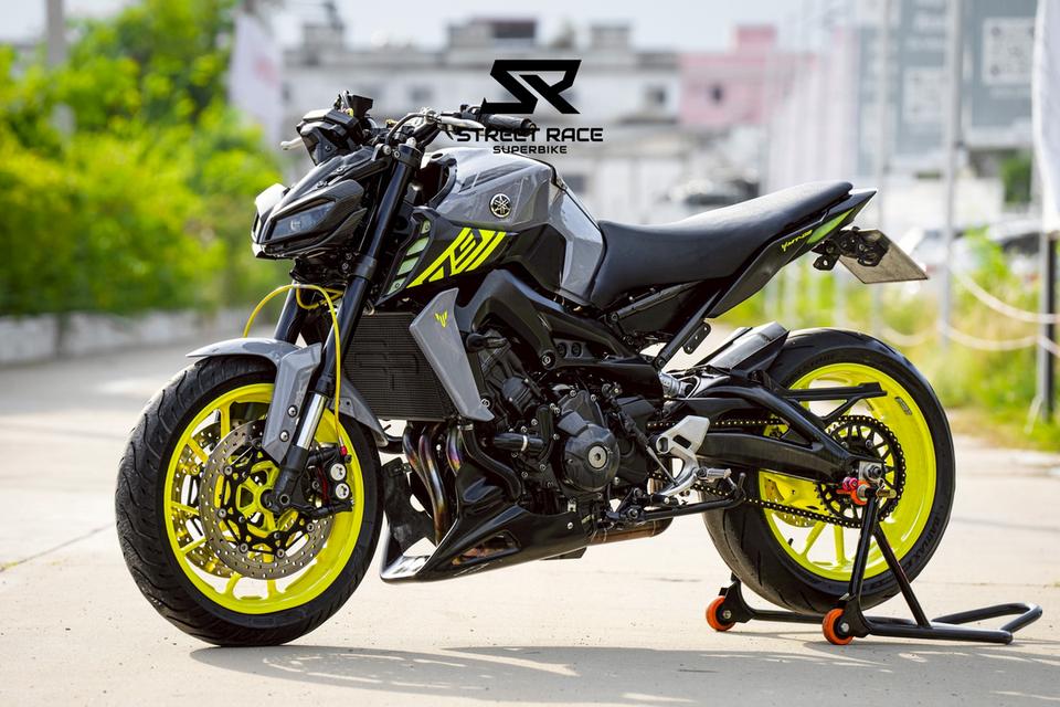 2017 Yamaha mt09 ปี 2017 สีเทา-ล้อเขียว ตัวแรง สายซิ่ง จอดเท่ ขี่เด่น หล่อครบในคันเดียว! 9