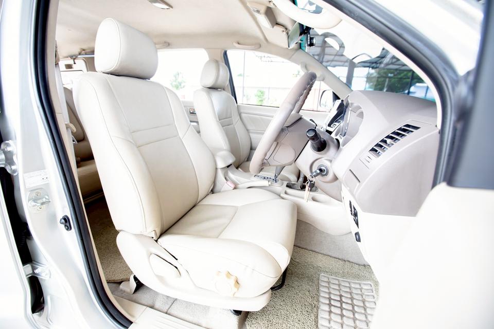 TOYOTA FORTUNER 3.0V 4WD สีเทา เกียร์ออโต้ ปี 2006 สวยสภาพดี 12