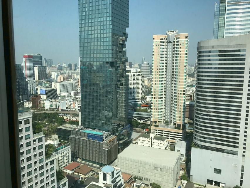 Furnished room for rent on Sathorn Road at Silom Suite Condo opposite the AiA Sathorn Tower very close to BTS St.Louis 6