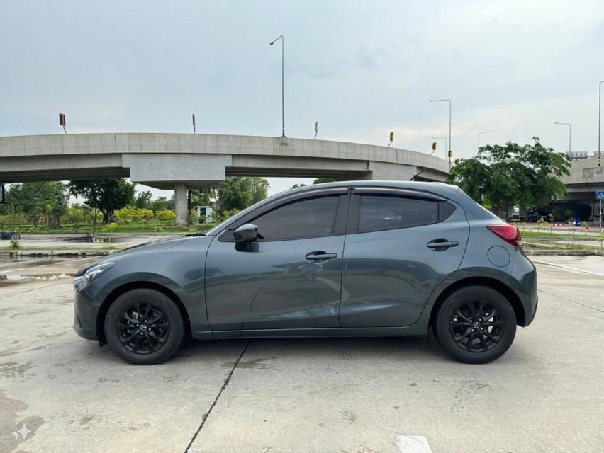 Mazda  2 Skyactive1.3 2016 Sports Standard Hatchback  (พร้อมทะเบียนสวย)   14