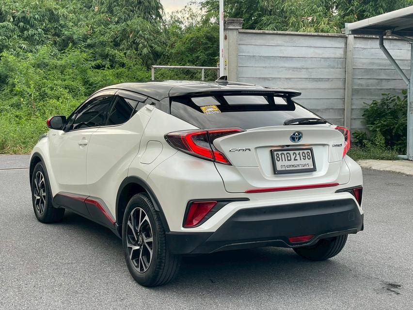 Toyota C-HR Hybrid  Y19 Wagon 4dr 1.8 HI HV  CVT FWD top  1.8 (Hybrid) สีขาว ออโต้