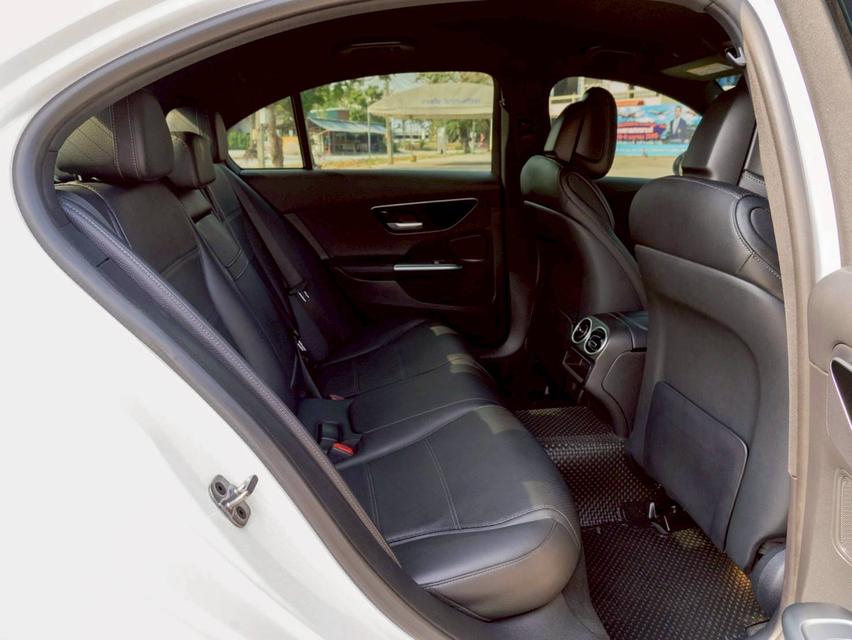 Mercedes Benz C220d AVANTGARDE ปี 2023 จด 2025 15