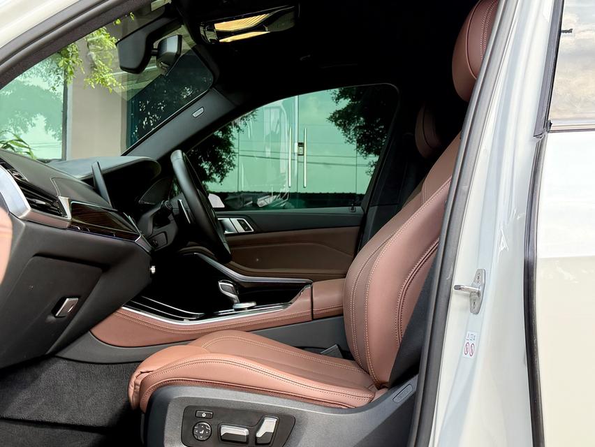 2020 BMW X5 30D MSPORT รถมือเดียวออกป้ายแดง รถวิ่งน้อย เข้าศูนย์ตามระยะ รถไม่เคยมีอุบัติเหตุครับ 13