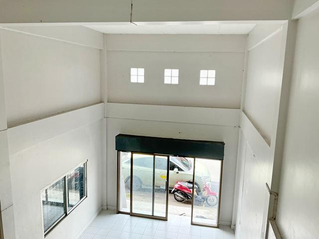 7-Eleven 50ม. 2แห่ง Lotus อาคารพาณิชย์ 3.5 ชั้น 3นอน Big C เคหะร่มเกล้า 150 ม. 3น้ำ 20ตรว. 280ตรม. ให้เช่า ราคา 11,999 บ 4