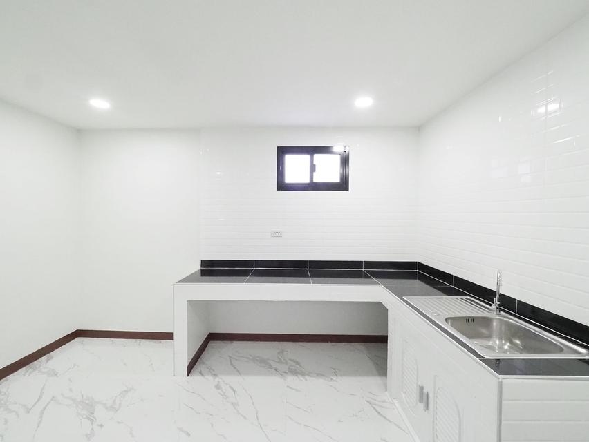 ขายอาคารพาณิชย์ 3.5 ชั้น+ดาดฟ้า ม.บัวทองธานี ขนาด 15 ตรว. 5นอน 3น้ำ [บางใหญ่-กาญจนาภิเษก] ขาย 1.99ล้าน 6