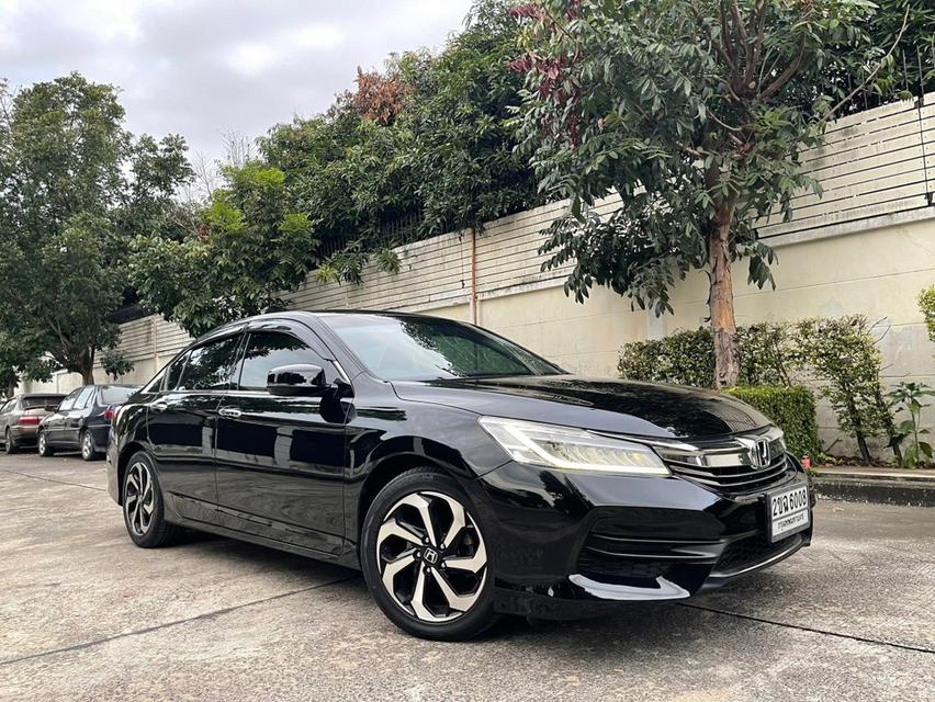 2018 HONDA ACCORD 2.0E auto bookครบ กุญแจครบ 18