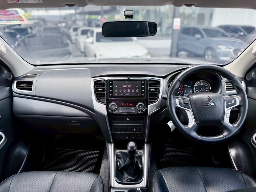 ปี 2021 MITSUBISHI TRITON, 2.4 GTโฉม PLUS MEGA CAB สีเทา เกียร์ธรรมดา6 สปีด เครื่องยนต์ดีเซล มือเดียวป้ายแดง 8