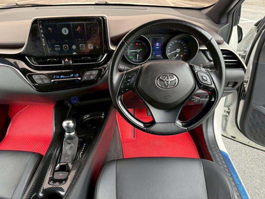 TOYOTA C-HR HV HI TOP 8