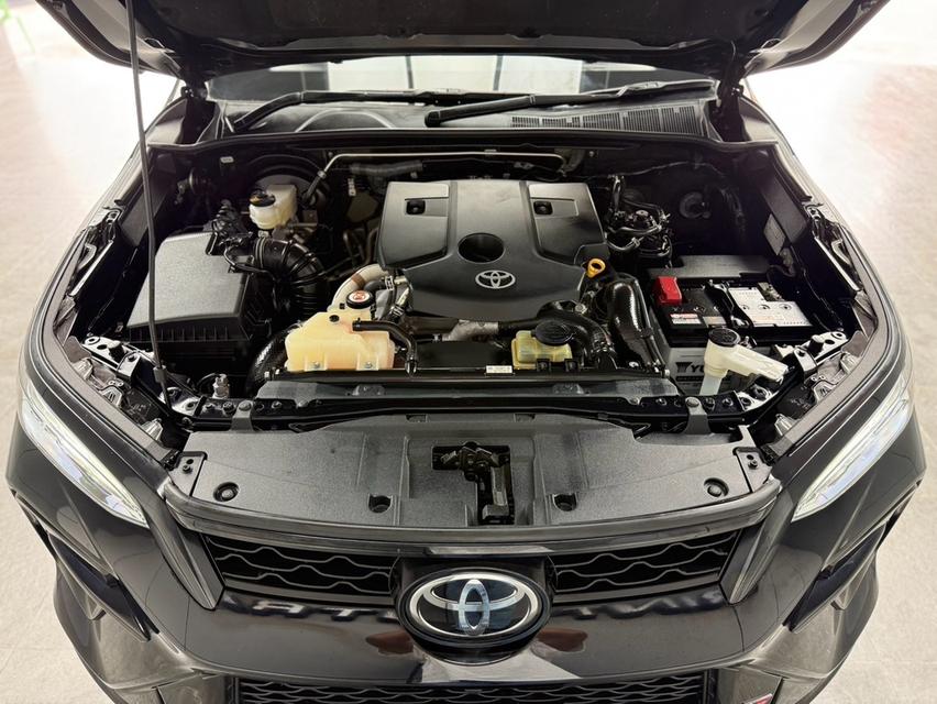 2022 TOYOTA FORTUNER, 2.8 GR SPORT BLACK TOP 4WD โฉม ปี15-ปัจจุบัน สีดำ เกียร์ออโต้ มือเดียวซื้อสด รูปที่ 18