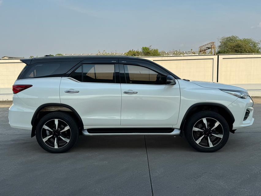 Toyota Fortuner 2.8 Top 4WD ปี 2019 จด 2020 ขับ 4 รถสวยจัด ไมล์ 18X,XXX km. 7