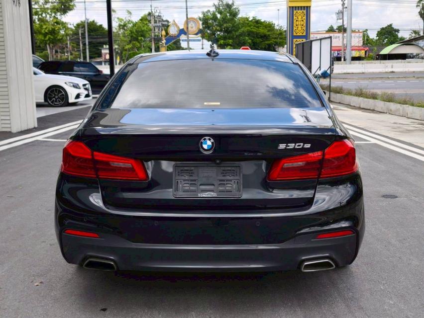รหัสรถ KPV53 2019 BMW 530e 2.0 M SPORT สีดำ 16