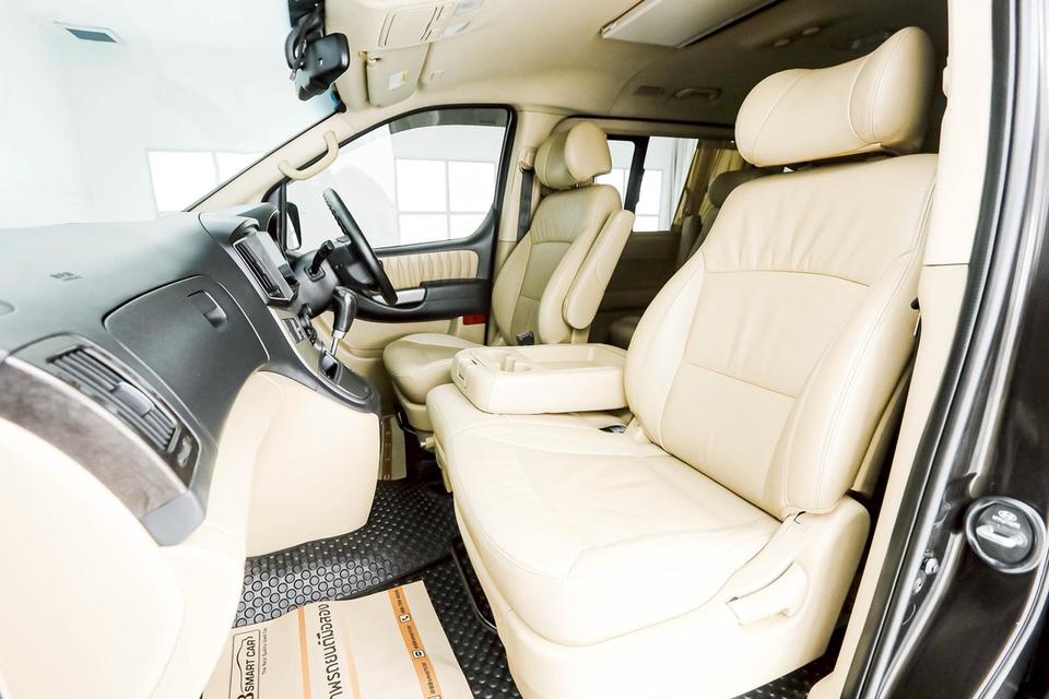 HYUNDAI H1 2.5 DELUXE AT 2017รถตู้ VIP 11 ที่นั่ง นั่งสบาย เดินทางทั้งครอบครัว รูปที่ 8