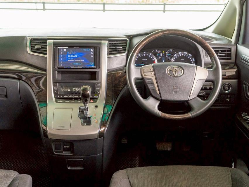 Toyota Vellfire 2.4ZG Edition ปีจด 2015 14