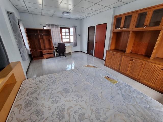 ให้เช่าบ้านเดี่ยว 2 ชั้น 64 ตร.ว. หมู่บ้านมณียา ท่าอิฐ รัตนธิเบศน์ ใกล้รถไฟฟ้า สถานีไทรม้า 2