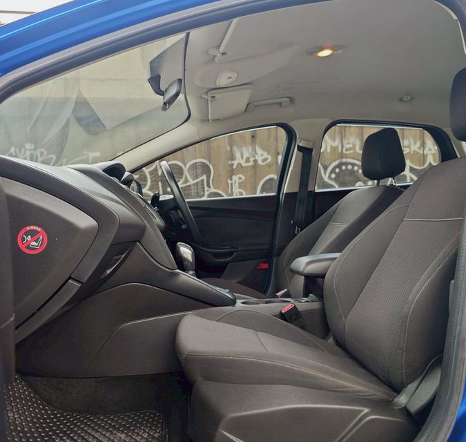 Ford Focus 1.6 Hatchback ปี 2013 รูปที่ 13