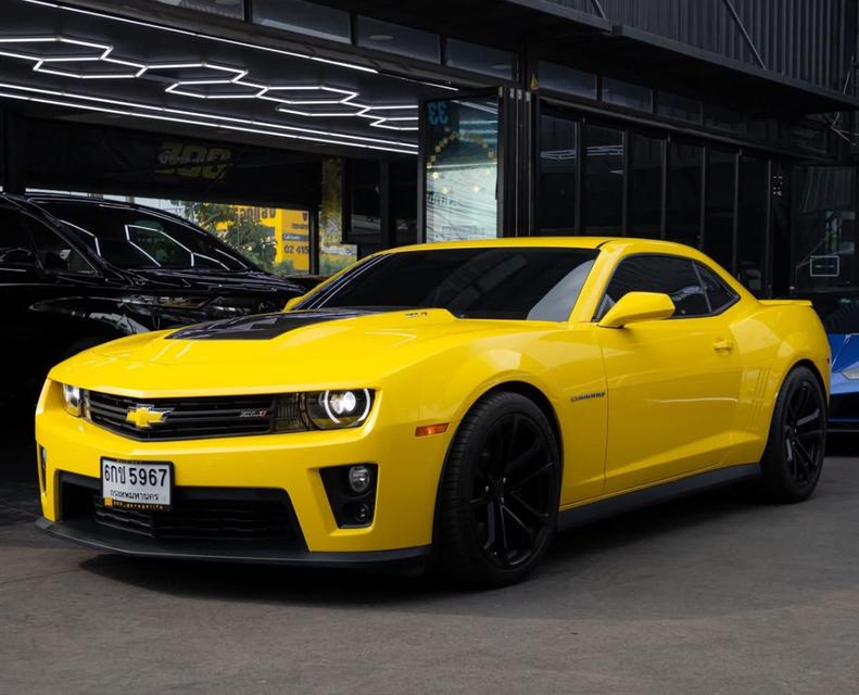 Chevrolet Camaro ZL1 ปี 2013 สีเหลือง