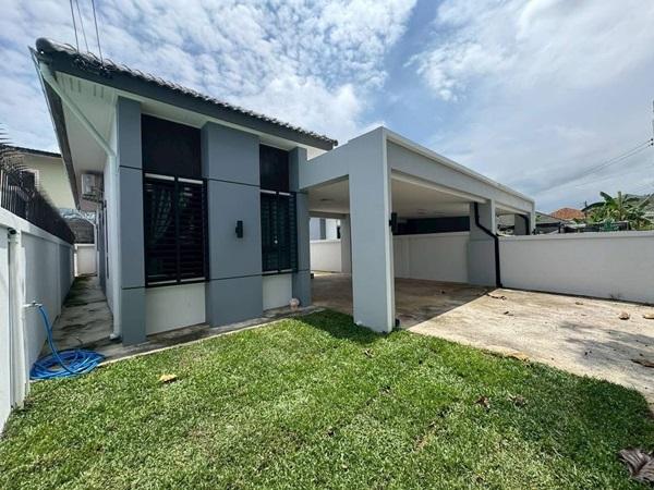 ขายบ้านเดี่ยวชั้นเดียว 50 ตร.วา ไร่กล้วย ศรีราชา พร้อมอยู่ ทำเลน่าอยู่ เหมาะทั้งอยู่อาศัยและลงทุน Tel 06-28926536 6