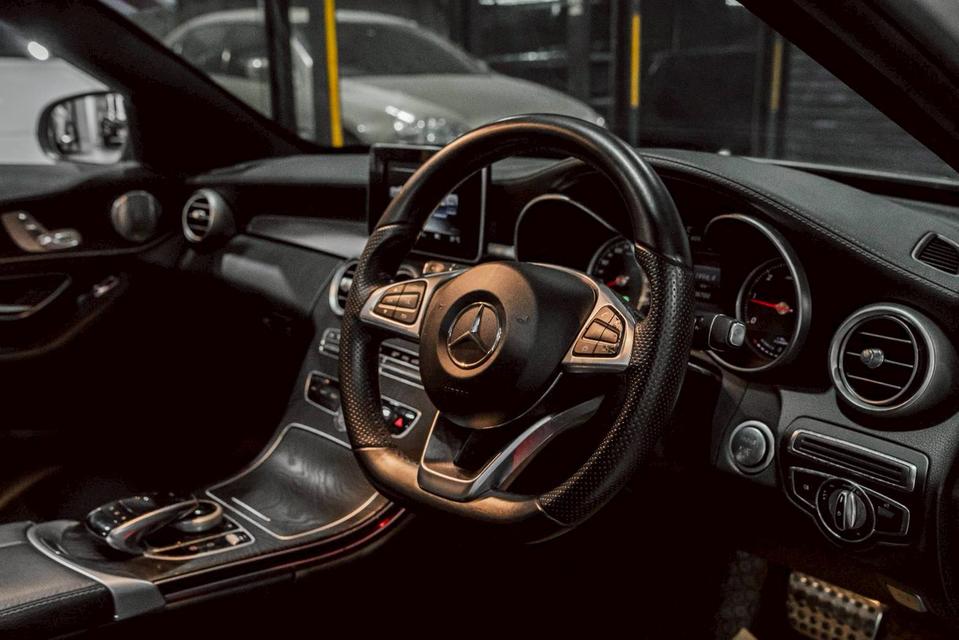 รหัสรถ 67GG8275 Benz C300 2.0 AMG Dynamic ปี2016 W205