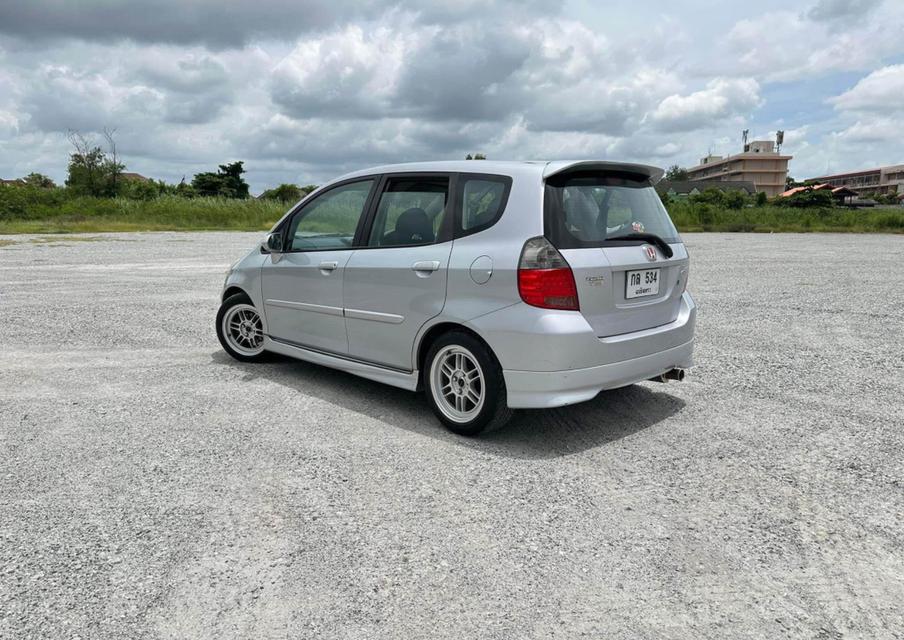 ปล่อยต่อรถยนต์ Honda Jazz GD ปี 2005 3