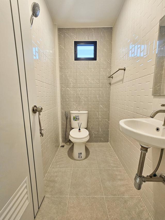 ขาย ทาวโฮมพร้อมอยู่ หมู่บ้าน .อยู่เจริญ ดอนเมือง ติดถนนวิภาวดีรังสิต 37 9