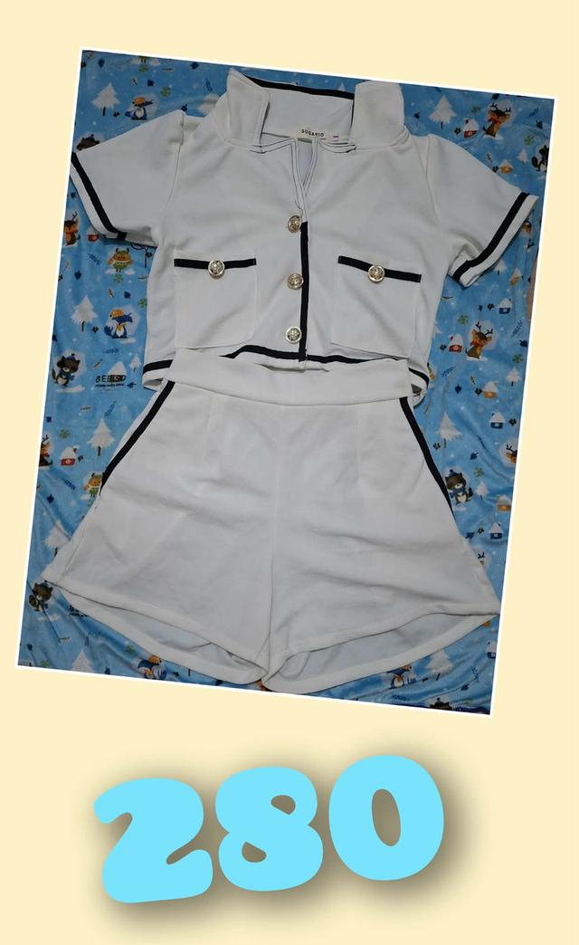 ชุดเซต 2 ชิ้น เสื้อครอป+ขาสั้น ขาวดำ (มือ 2 สภาพดี)