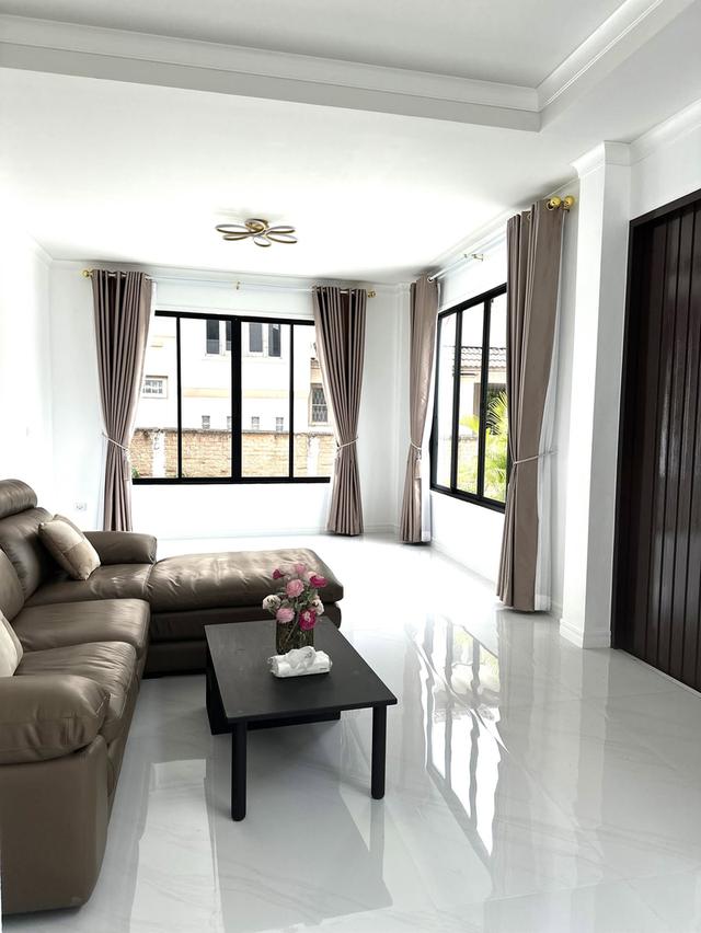 ขาย บ้านริมน้ำใหม่ ขายต่ำกว่าทุน! ตั้งอยู่ติดมหาวิทยาลัยรังสิต เมืองเอกโครงการ 6 บรรยากาศเงียบสงบ  16