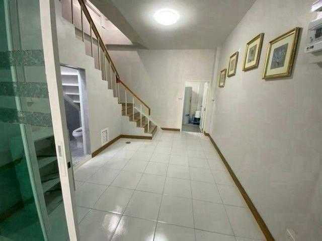 ให้เช่าอาคารพาณิชย์ 4 ชั้นครึ่ง เขตบางรัก ตรงข้ามวัดแขก รีโนเวททั้งหลังใหม่ เฟอร์นิเจอร์ใหม่ เหมาะใช้พักอาศัย home office 7