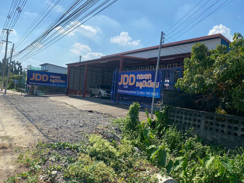 ขายบ้านสองชั้น + หน้าร้านติดถนนใหญ่หน้ากว้าง 20 เมตรถมดินสูงกว่าถนนน้ำขายบ้านสองชั้น + หน้าร้านติดถนนใหญ่หน้ากว้าง 20 เมตรถมดินสูงกว่าถนนน้ำไม่ท่วม 1