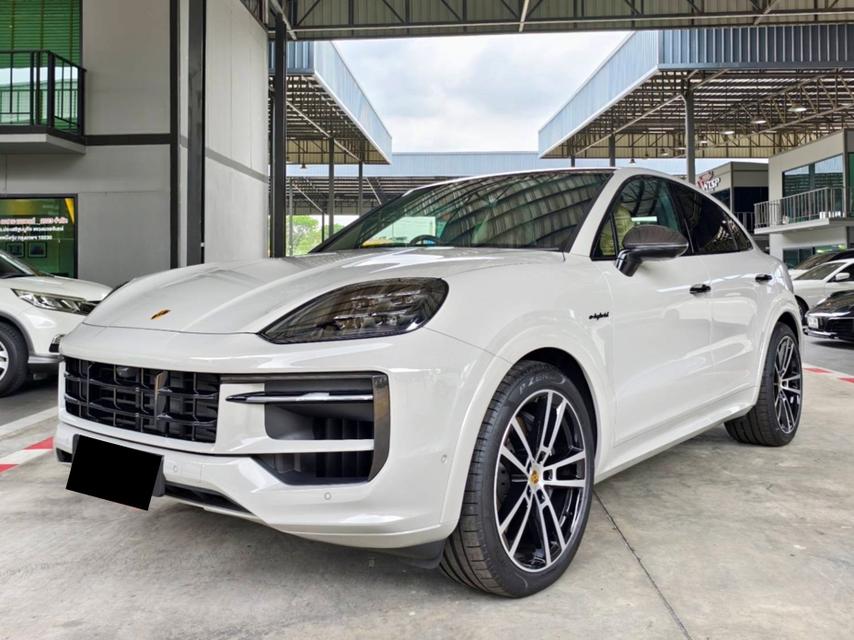 รถเข้าใหม่! Facelift Porsche Cayenne Coupe Hybrid (UK Spec) สีเครยอน