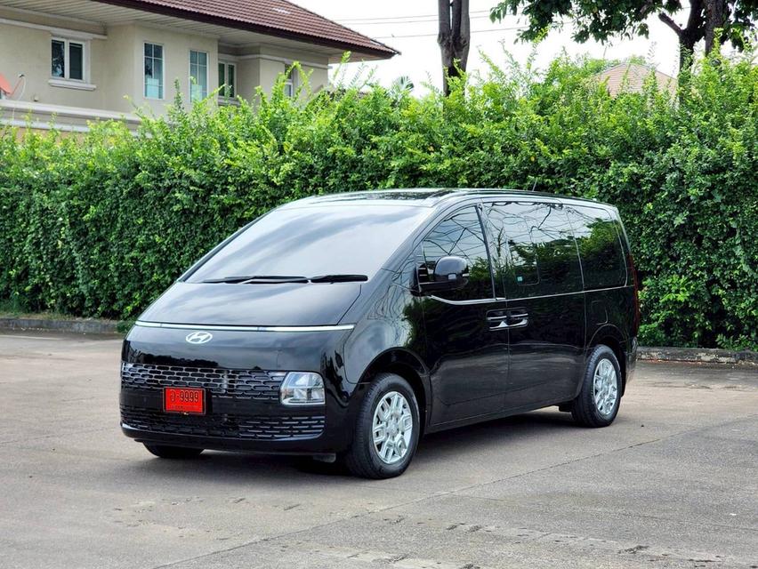 รหัสรถ PEAT550 🚐🚙HYUNDAI STARIA S ประตูไฟฟ้าคู่ สีดำ ภายในเบจ ปี 2