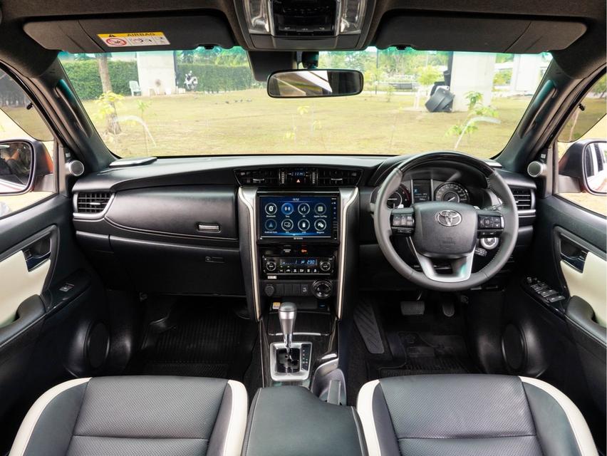 Toyota Fortuner 2.8 Legender 4WD ปี : 2021 13