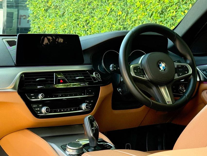 2019 BMW 520D MSPORT รถมือเดียวออกป้ายแดง รถวิ่งน้อย เข้าศูนย์ตรงระยะ รถไม่มีอุบัติเหตุครับ รูปที่ 11
