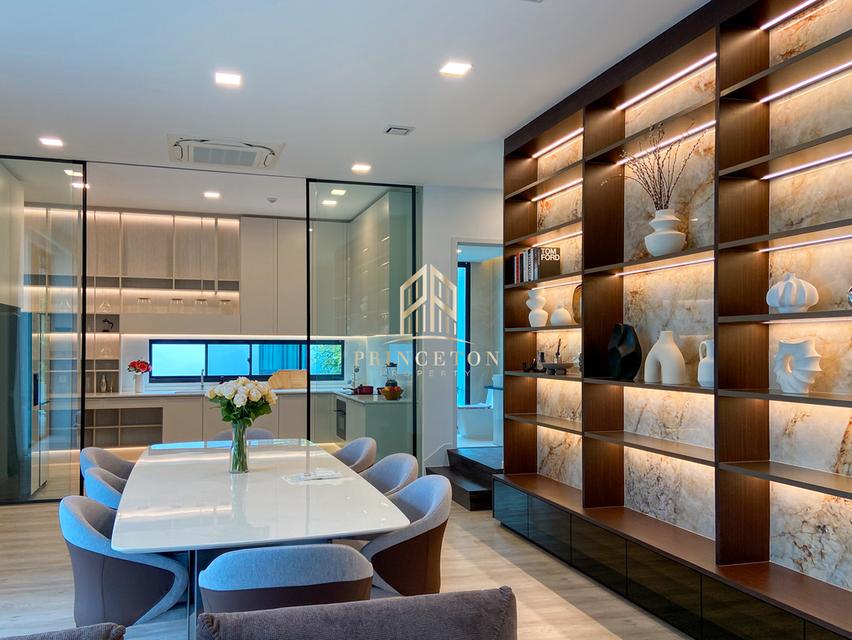 VIVE Krungthep Kreetha Comes with a Private Swimming Pool 7