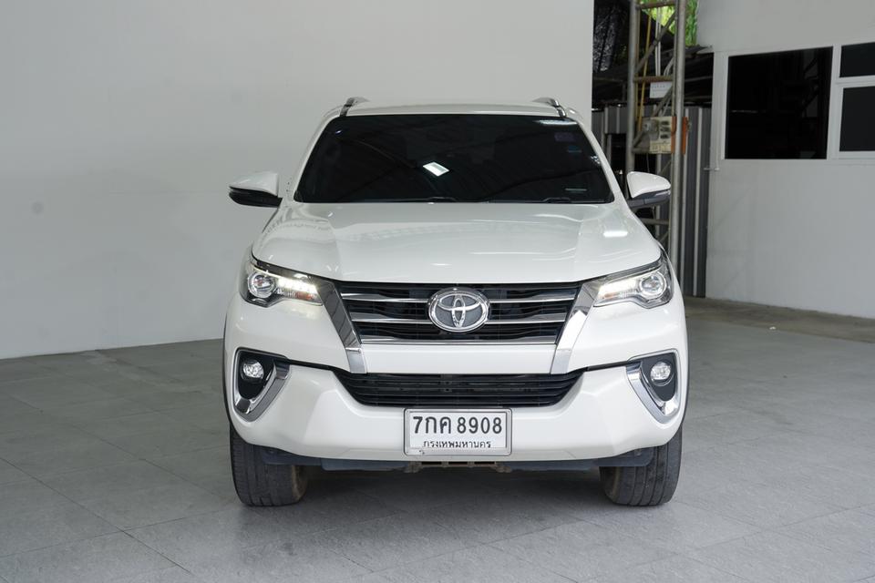 TOYOTA FORTUNER 2.4 V AT ปี 2017 จด 2018