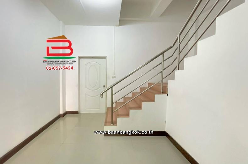 บ้านเดี่ยว เนื้อที่ 119.8 ตร.ว. หมู่บ้านผกามาศ (ปรีดีพนมยงค์ 14) ถนนสุขุมวิท แขวงประเวศ เขตประเวศ 8