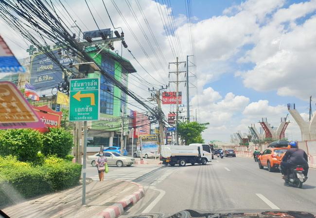 ขายที่ดิน ถนนพระราม 2 ซอย 50 บางขุนเทียน กรุงเทพ เนื้อที่ 2-2-42 ไร่ พร้อมสิ่งปลูกสร้าง 9