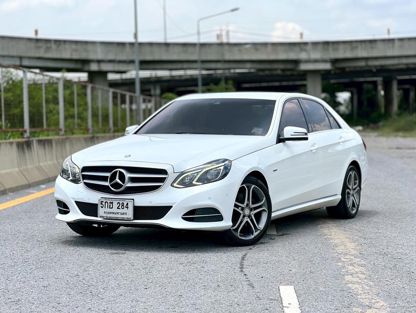 Benz E200 ปี2015 จด2017 รถบ้าน มือเดียว ไม่เคยชน ไม่เคยทำสี  ตะเข็บเดิมทั้งคัน