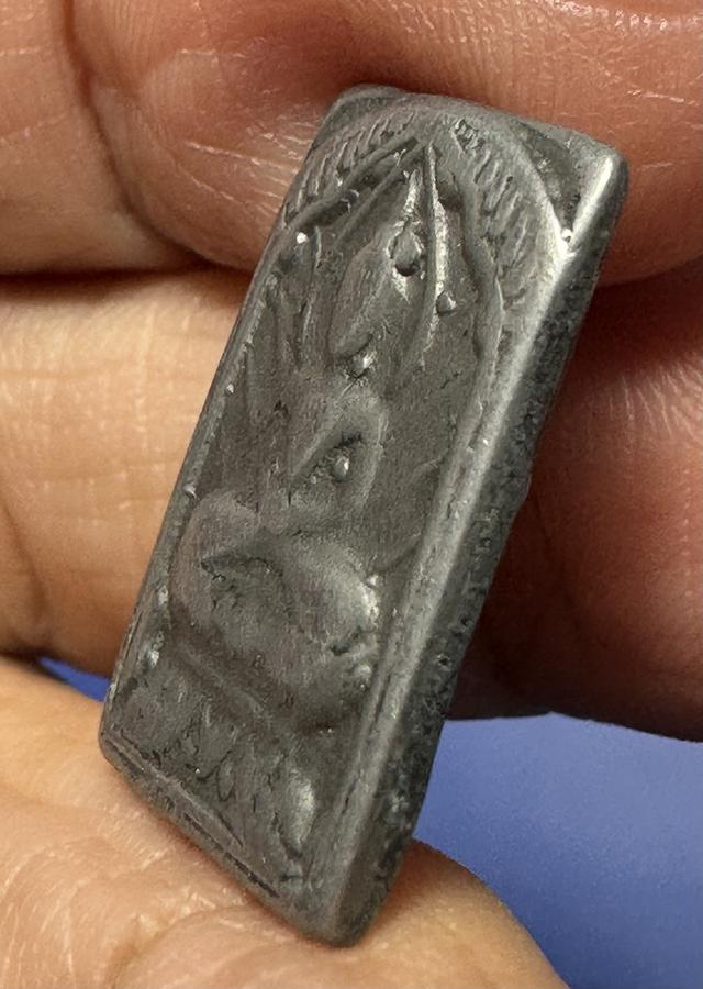 เหรียญประภามล เนื้อชินแก่ตะกั่วพระผ่านการบูชา 4