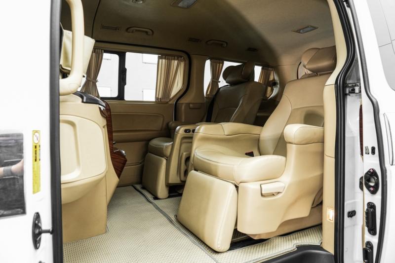 2019 HYUNDAI GRAND STAREX 2.5 VIP สีขาว ดีเซล ไมล์ 113602 กม. 12