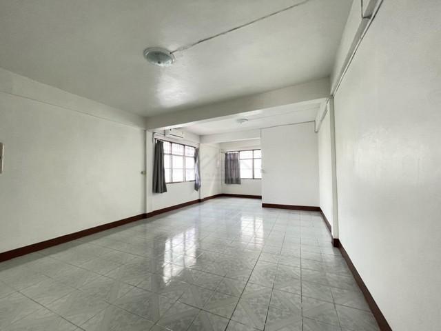 ให้เช่า ทาวน์เฮาส์ 4 ชั้น ห้วยขวาง 7 ห้องนอน ใกล้ MRT สุทธิสาร เดินทางสะดวก เหมาะอยู่อาศัย 7