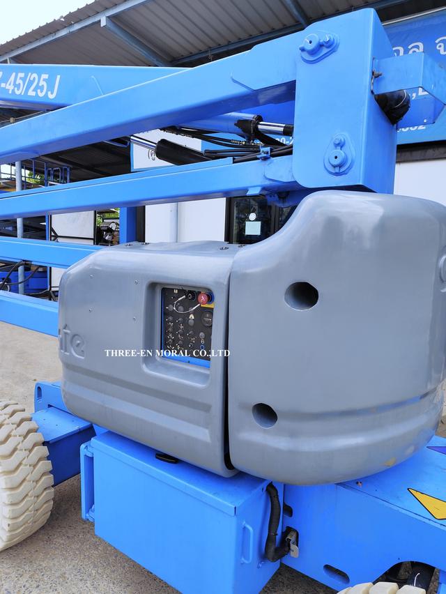 รถกระเช้า Boom Lift Genie Z-45/25J 2