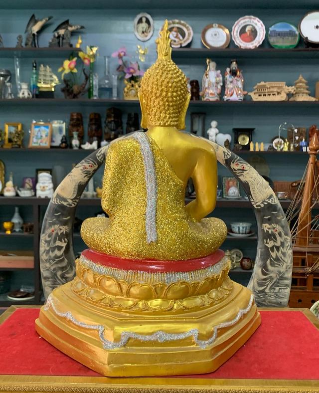 พระพุทธรูปปางสมาธิ องค์ใหญ่ เนื้อเรซิน 8