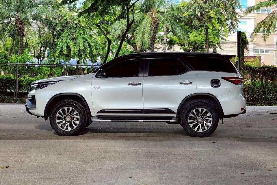 Toyota Fortuner 2.4 V 4WD AT ปี 2021 8